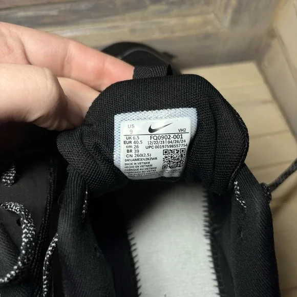 Nike Juniper Trail 3 Lightweight Women's Size 9 Black Gray Running Shoes EUC - Picture 4 of 9